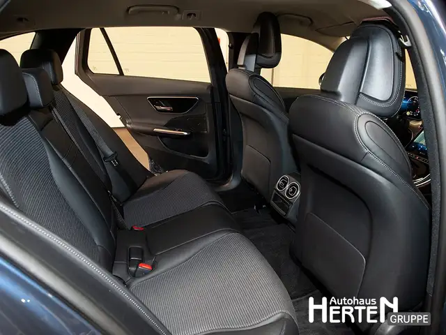 Mercedes-Benz C-Class view 16