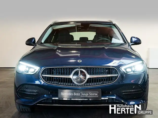 Mercedes-Benz 300 view 2
