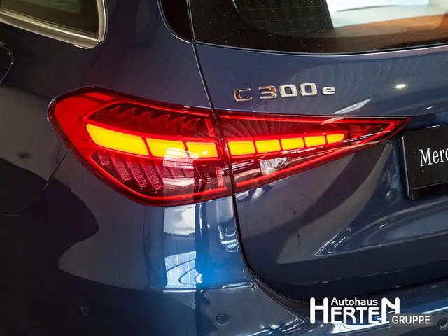 Mercedes-Benz 300 view 14