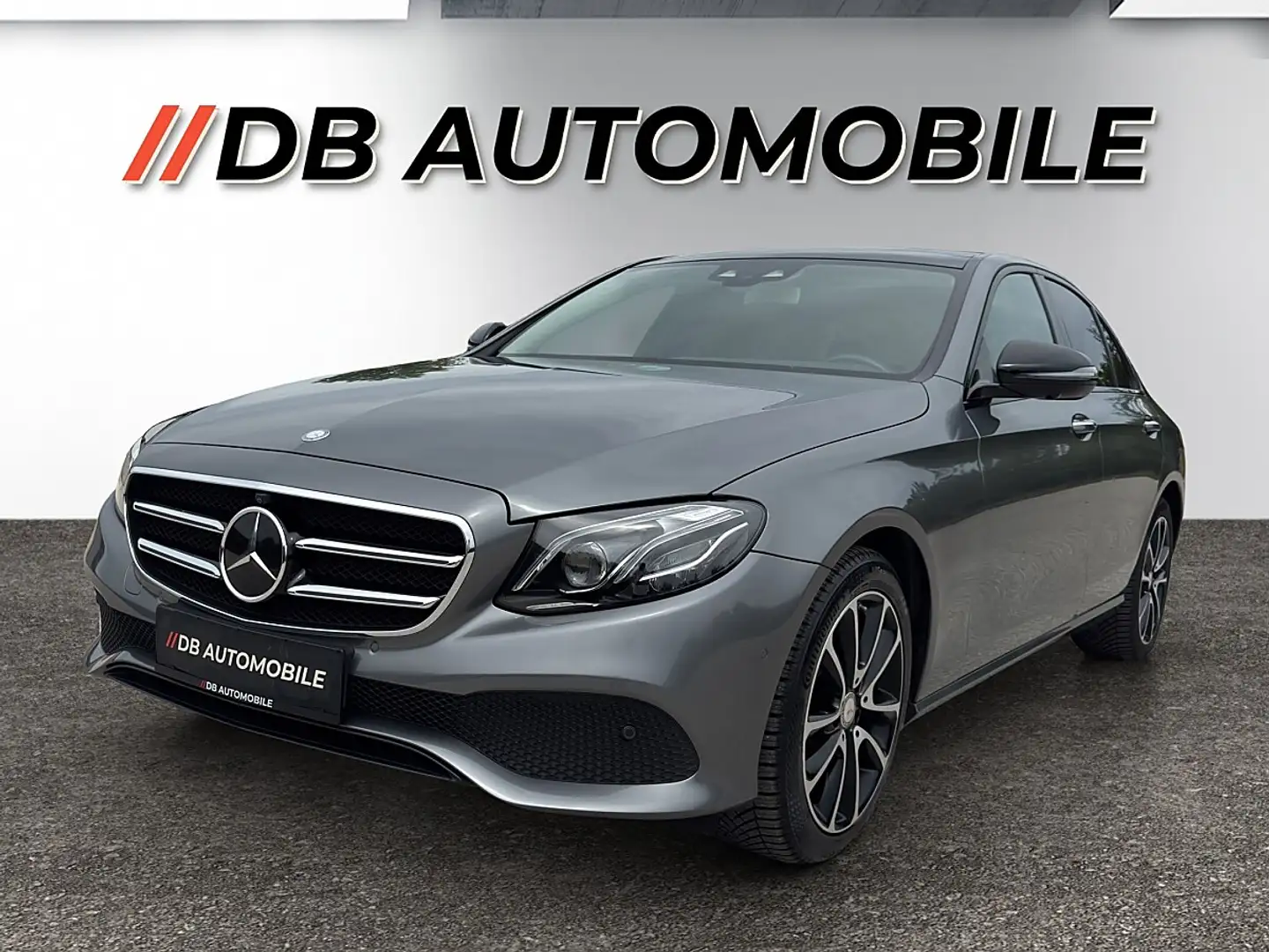Mercedes-Benz E 220 d Avantgarde *ACC*Lineasist*AHK*360°*Panorama*V... Silber - 1