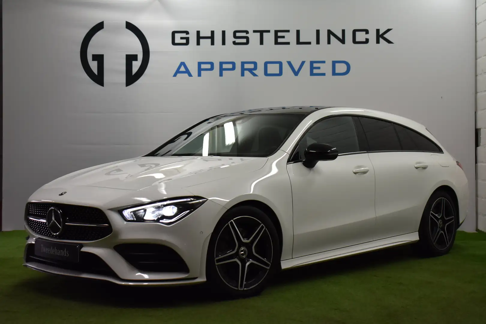 Mercedes-Benz CLA 200 d Shooting Brake Blanc - 1