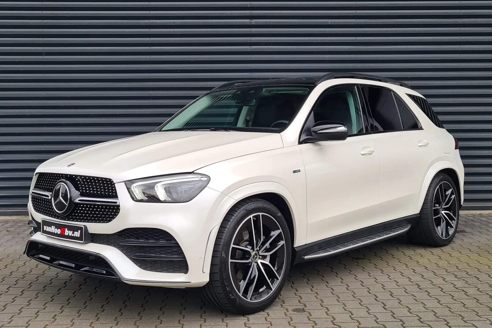 Mercedes-Benz GLE 350 e 4MATIC AMG-Line -22''-Pano-Luchtvering Blanc - 1