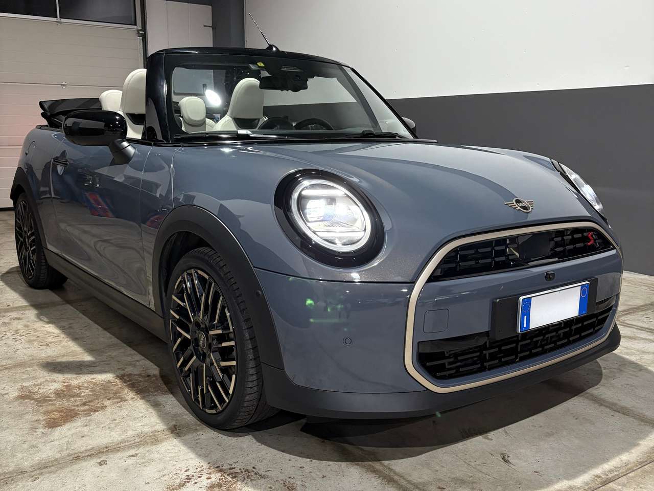 MINI Cooper S Cabrio Mini Cooper S Cabrio F67 2.0 Favoured XL