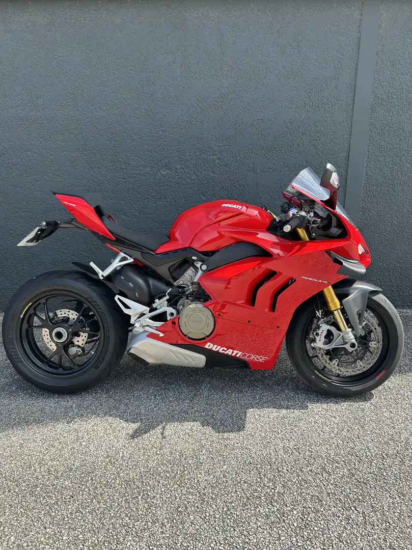 Ducati Panigale V4 S Piros - 2