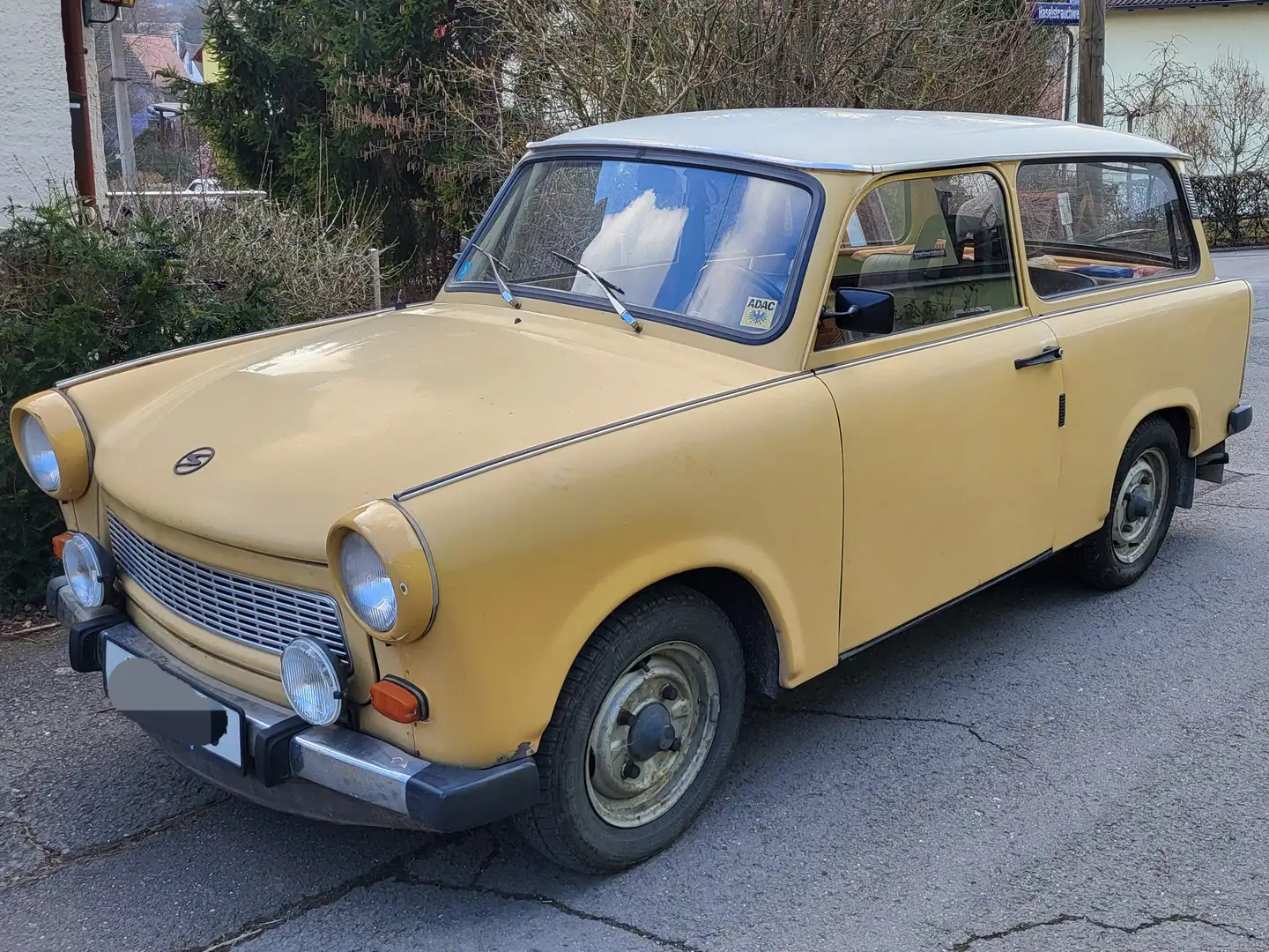 Trabant P601 601 Deluxe Kombi Bej - 1