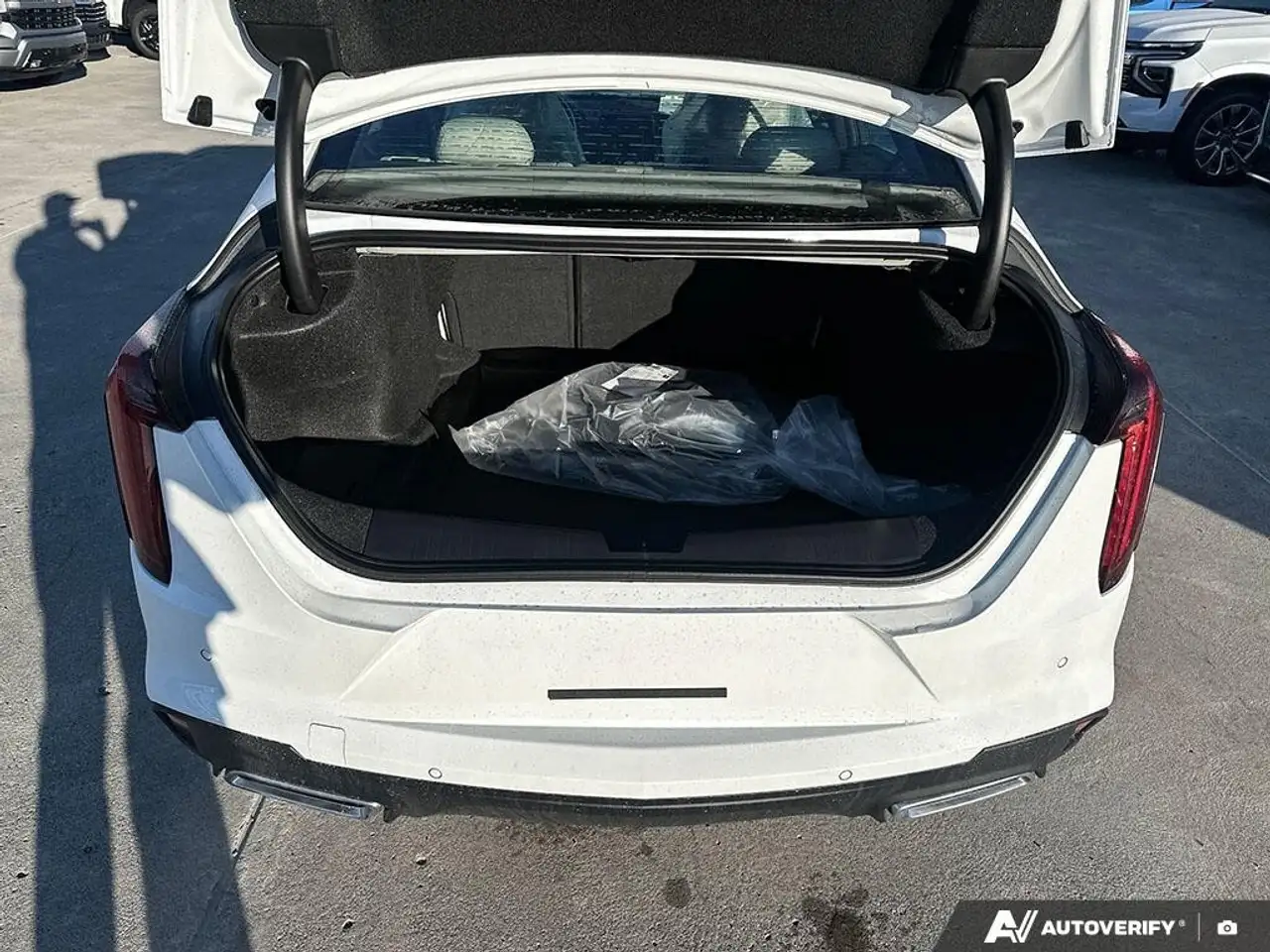 Cadillac CT4 снимка Cadillac CT4