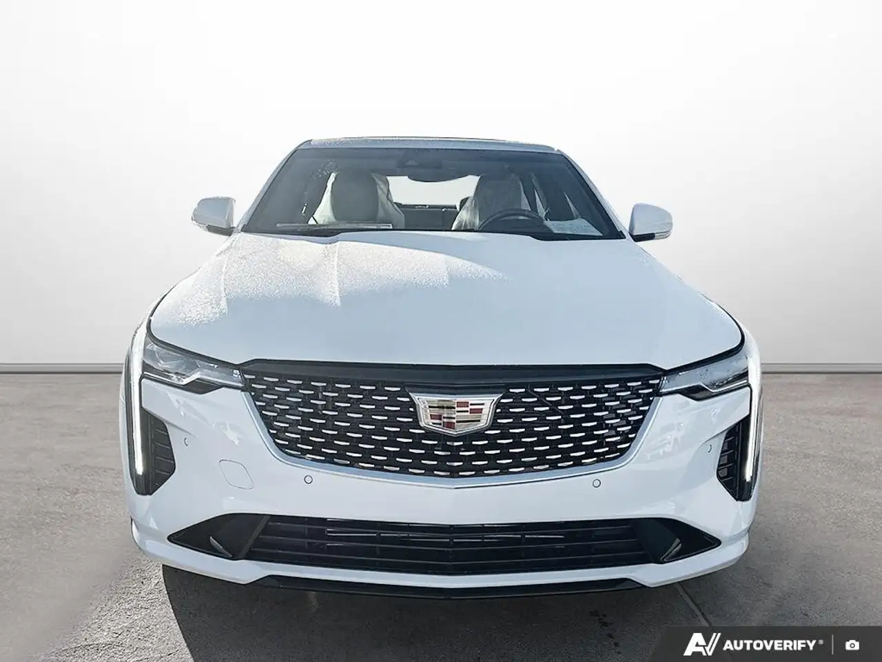 Cadillac CT4 снимка Cadillac CT4