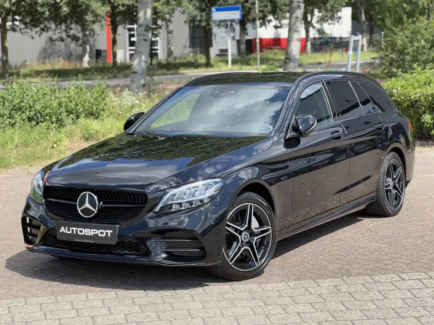 Mercedes-Benz C 300 Estate e AMG Memory Burmester Massage Zwart - 1
