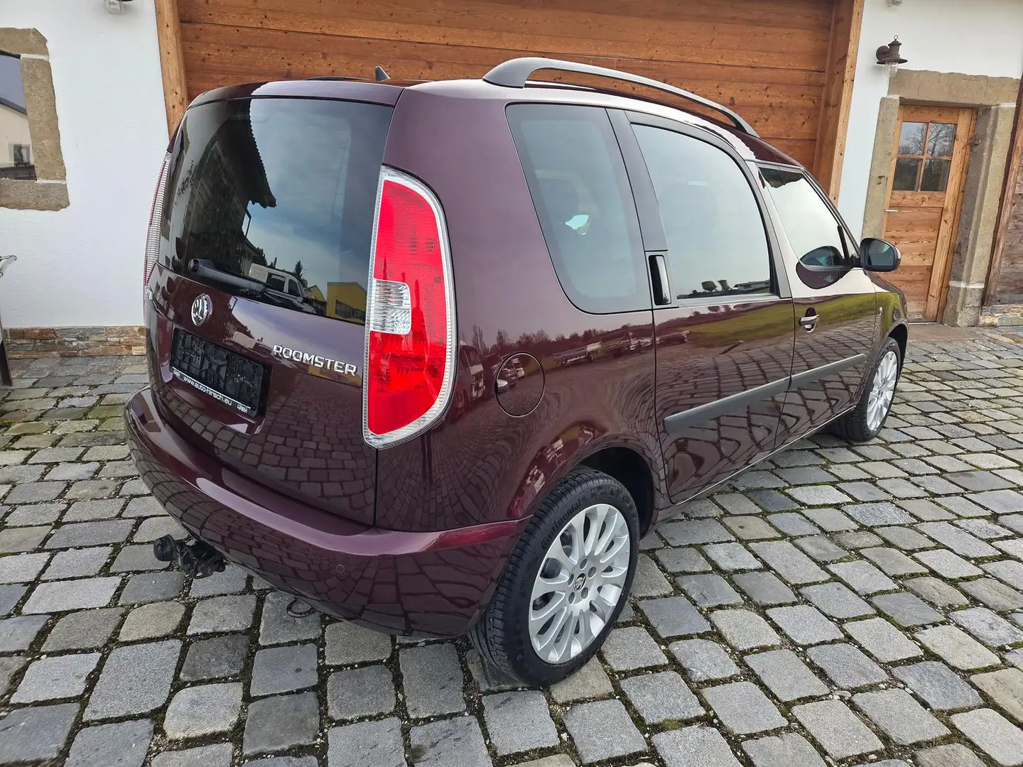Skoda Roomster Ambition Plus Edition AHK Shzg PDC Rot - 2