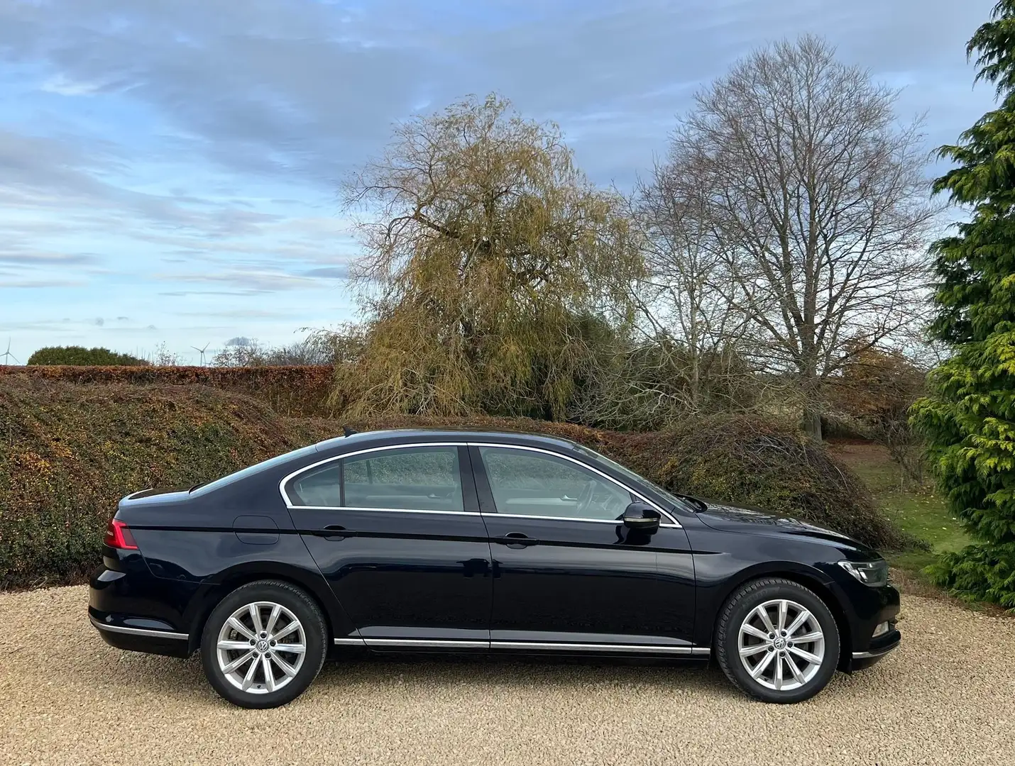 Volkswagen Passat 1.6 CR TDi Highline 120 CV FULL OPTIONS TVA INCLU Schwarz - 2