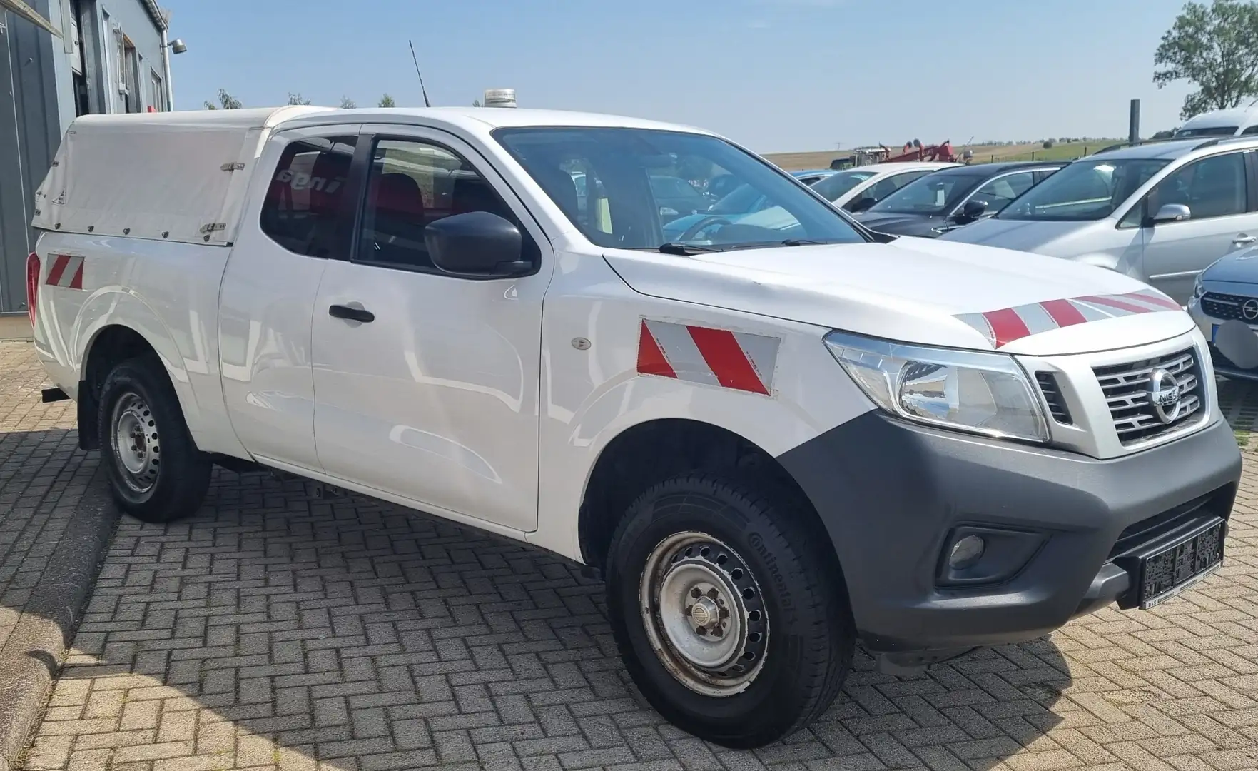 Nissan NP300 Visia King Cab 4x4+Ahk/Klima/Sitzh./ZV/CD Blanco - 2
