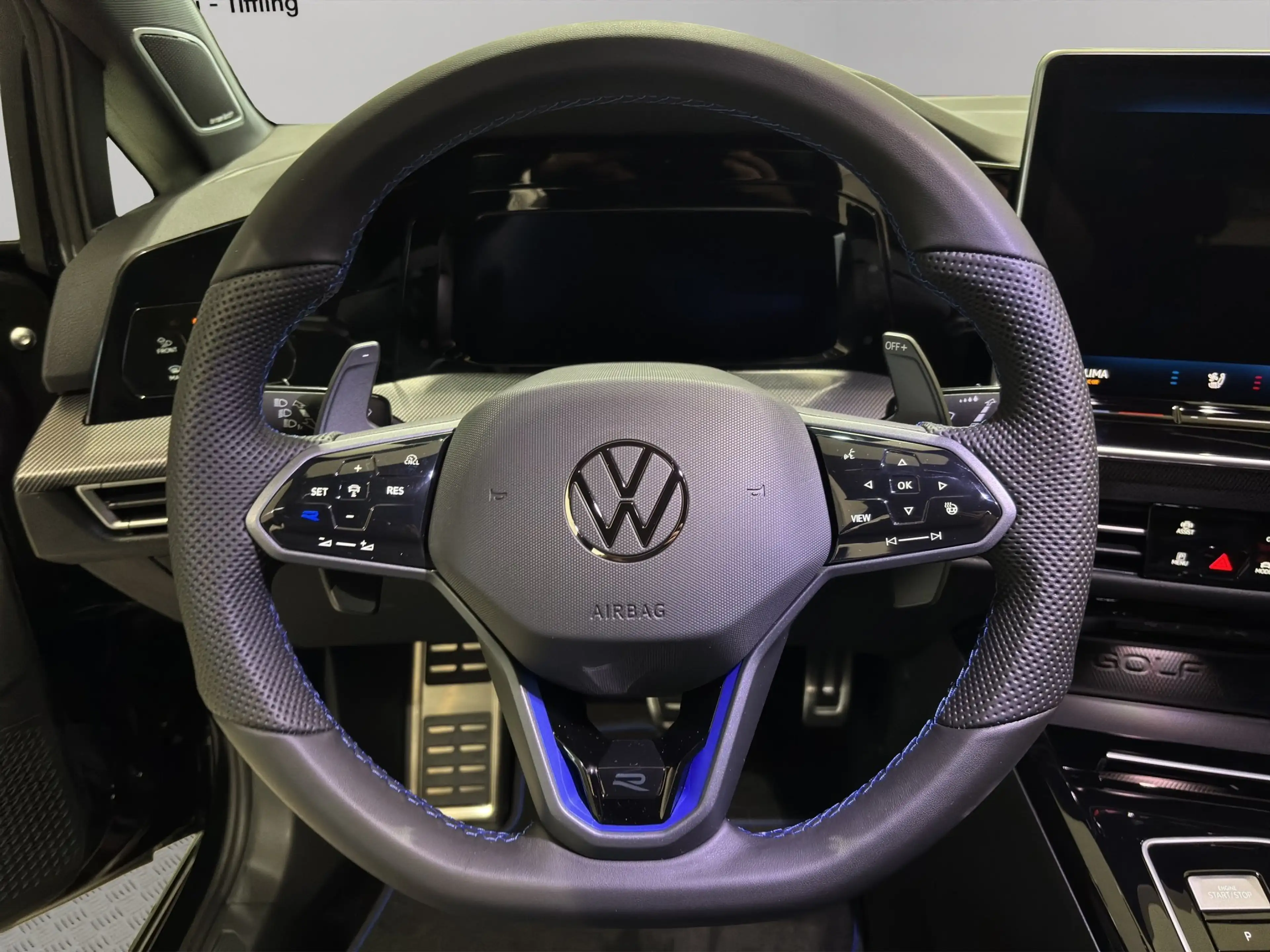Volkswagen Golf Variant Golf VIII Variant R 2.0 TSI 4M Black ACC AHK LED — photo 11
