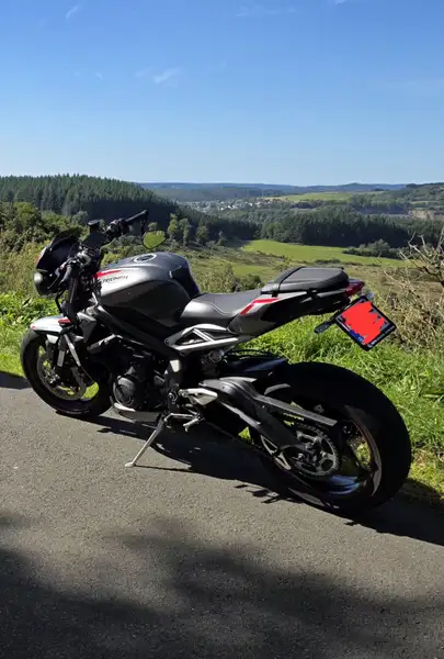 Triumph Street Triple - foto 3