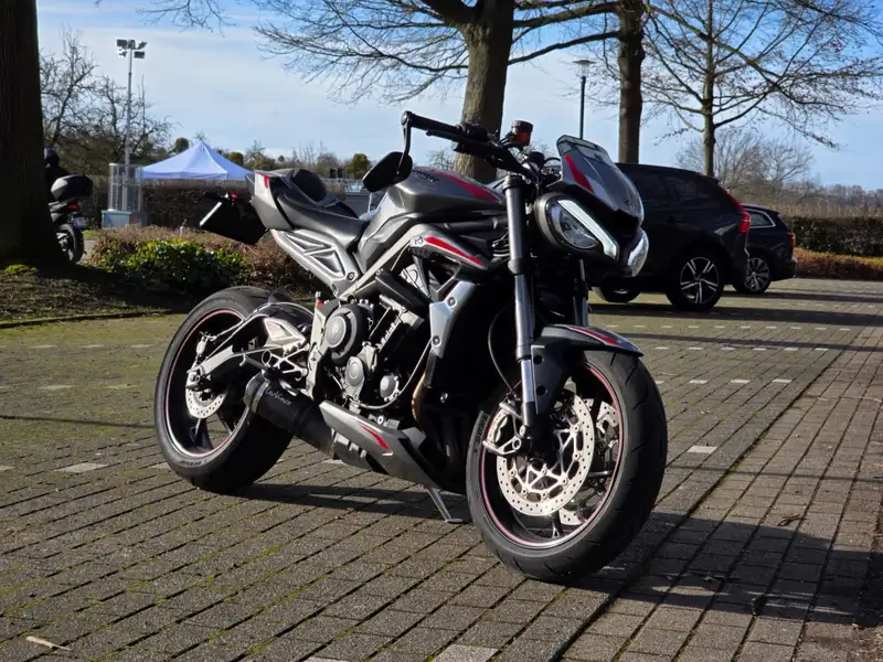 Triumph Street Triple