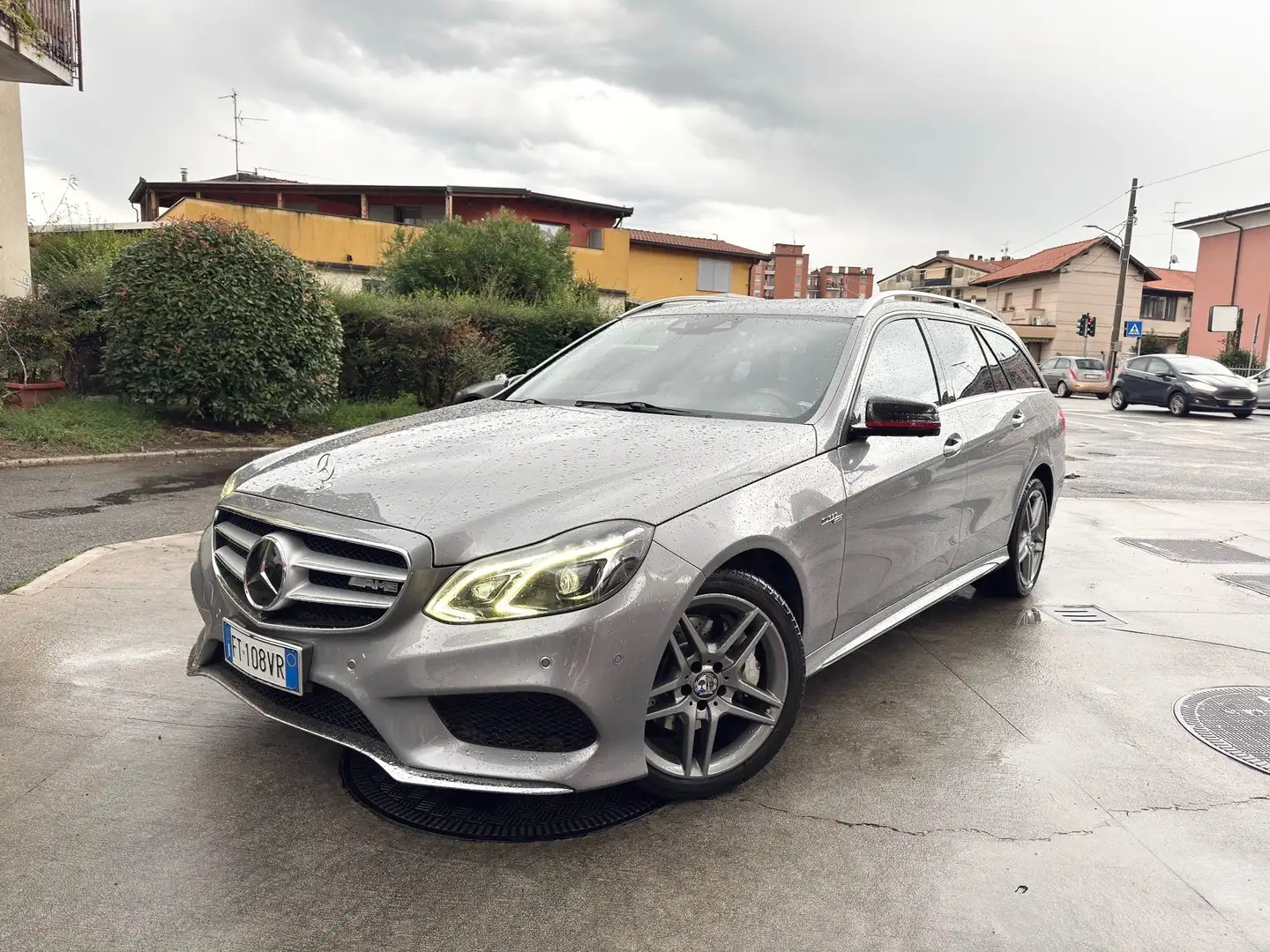 Mercedes-Benz E 300 W212 SW Hybrid AMG Affalterbach Special Edition Grau - 1