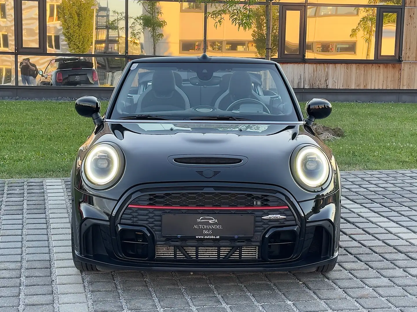 MINI John Cooper Works Cabrio Aut. *HUD, H&K, KAMERA, ACC* Schwarz - 2