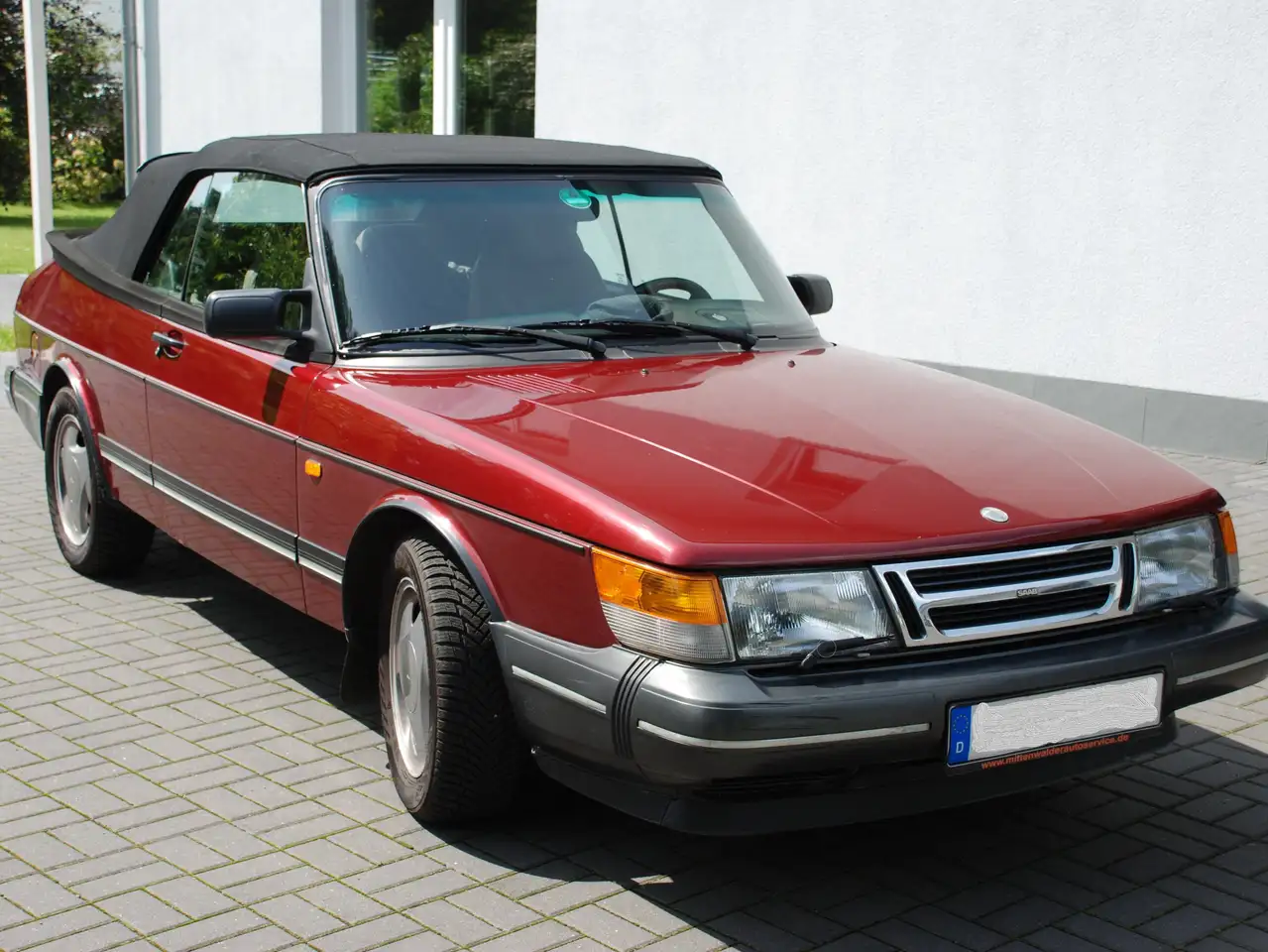 Saab 900