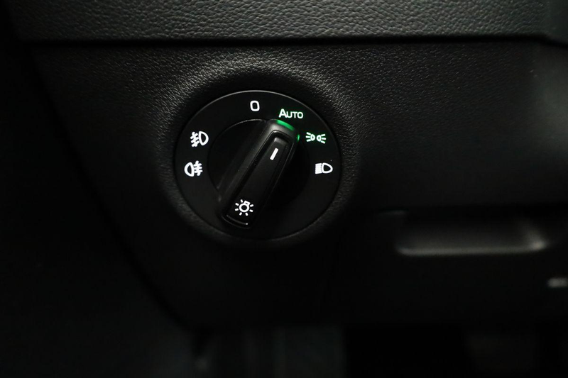 Skoda Karoq Selection 4x4 2.0 TDI DSG Selection, AHK, LED, ... — photo 8