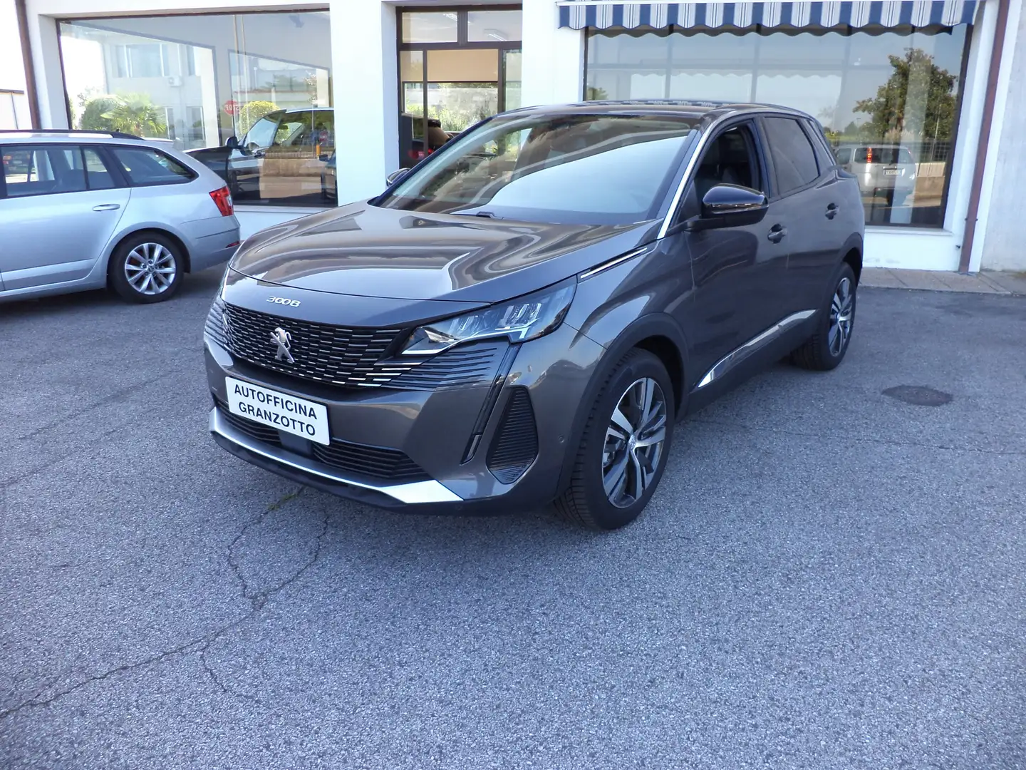 Peugeot 3008 BlueHDI 130 EAT8 S&S Allure Sport Grijs - 1