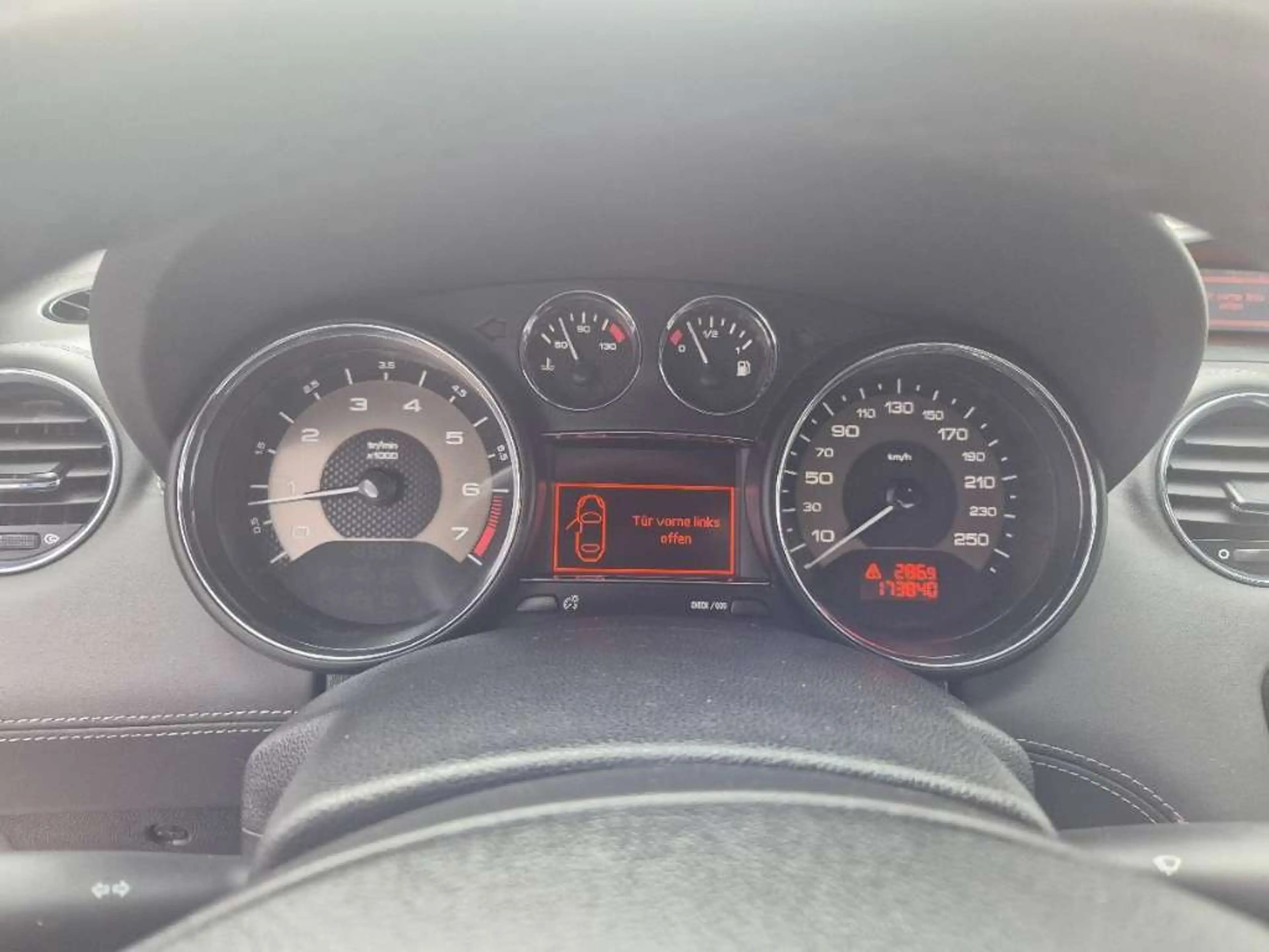 Peugeot RCZ 1,6 THP 160 — photo 9