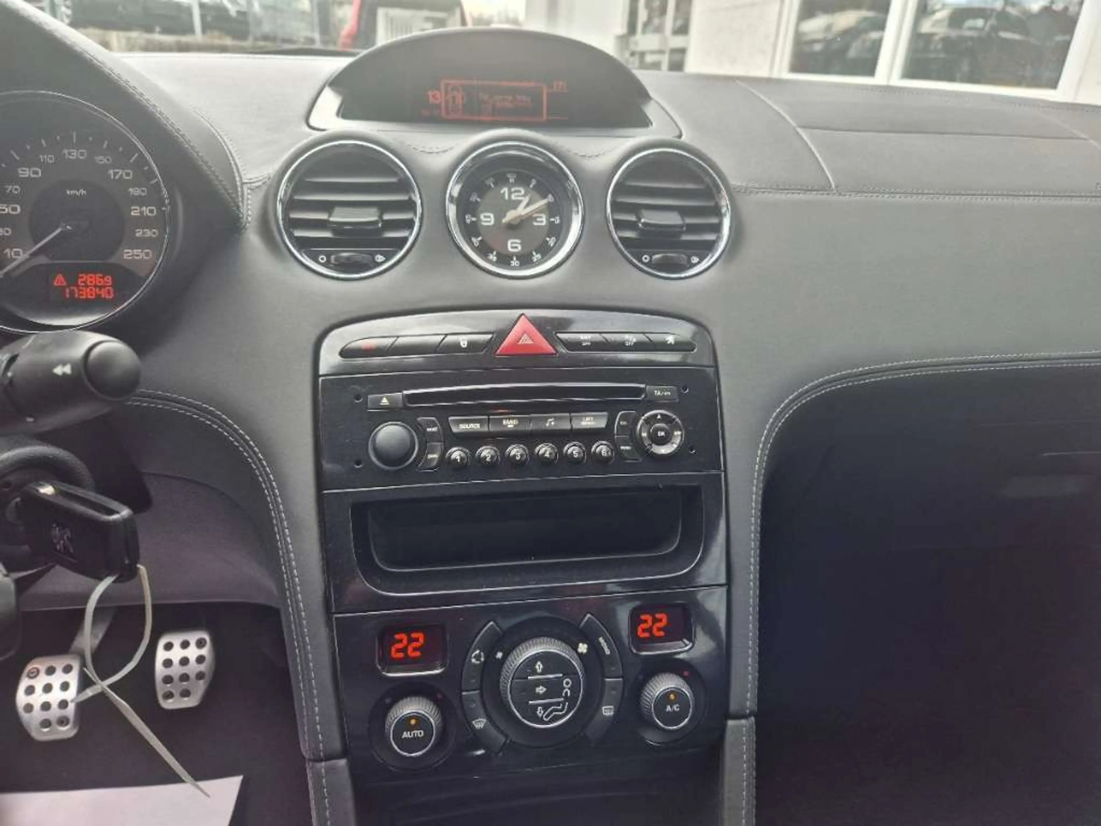 Peugeot RCZ 1,6 THP 160 — photo 8
