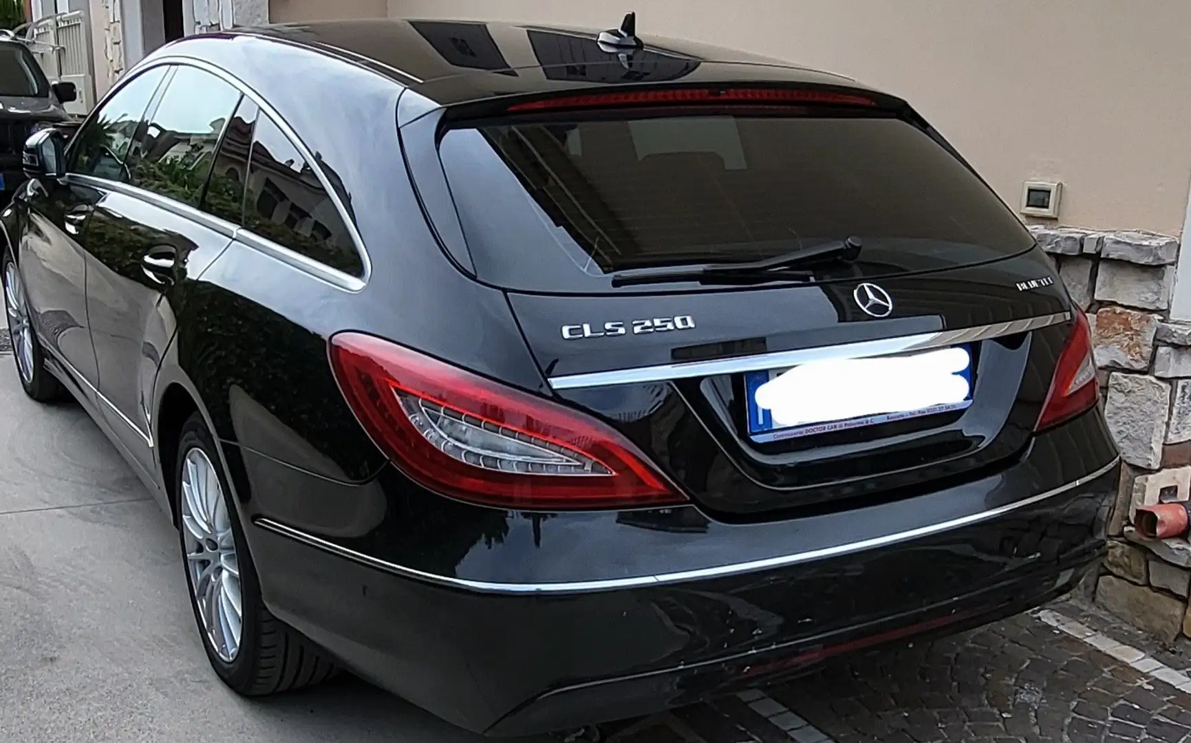 Mercedes-Benz CLS 250 Shooting Brake d (bt) Premium 4matic auto - 2