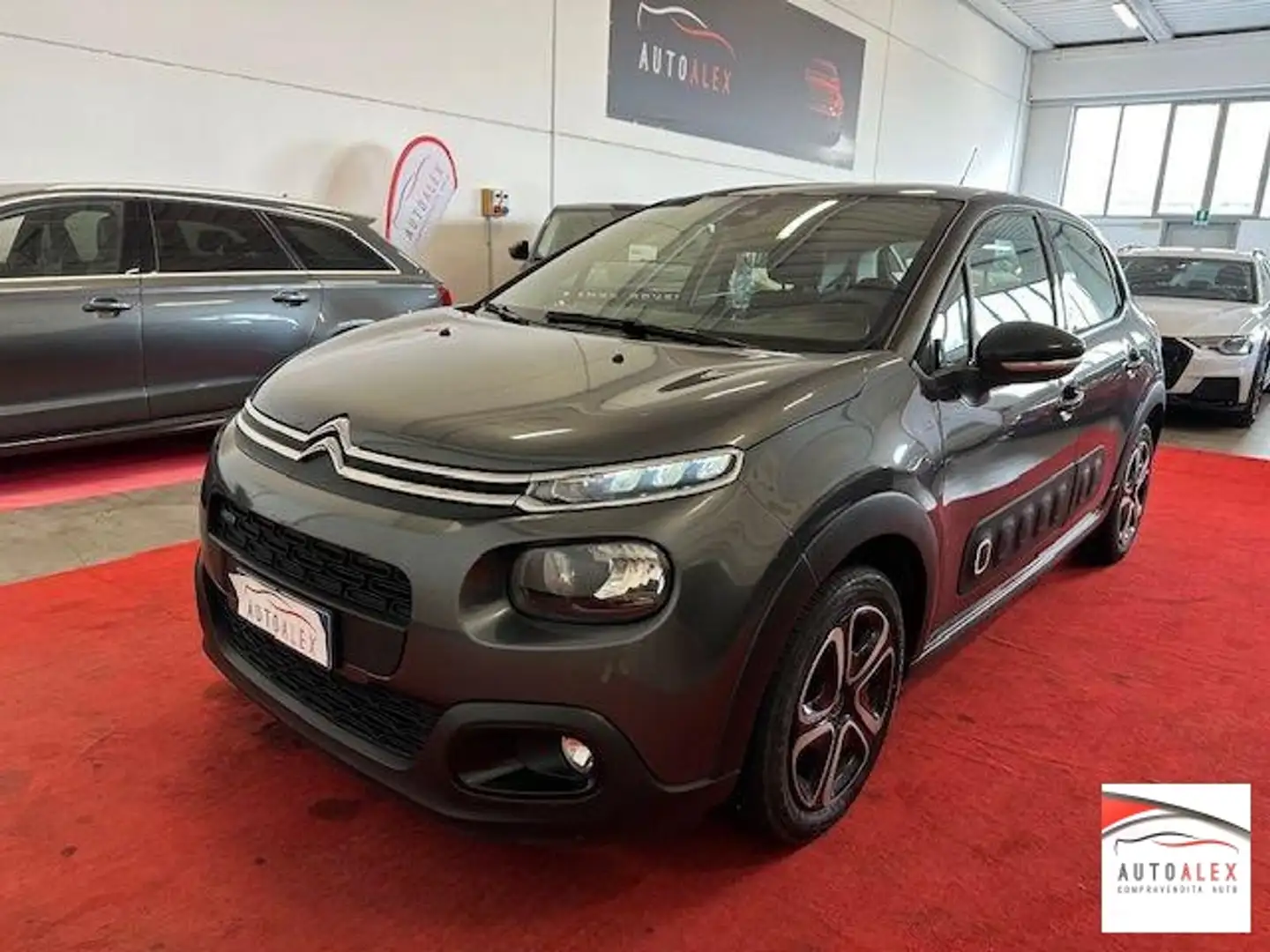 Citroen C3 1.2 Shine 82cv NEOPATENTATI Grijs - 1