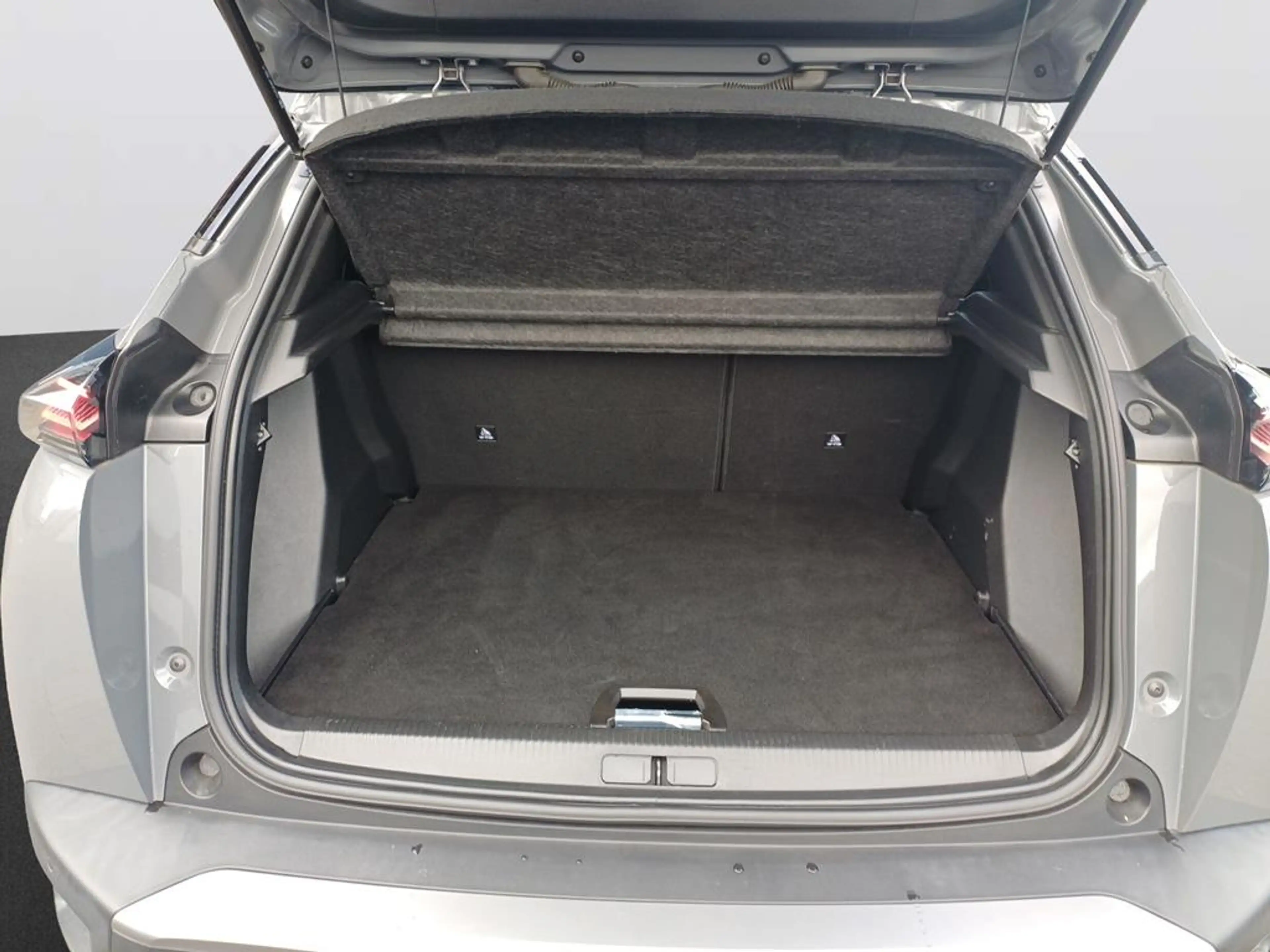 Peugeot 2008 Allure — photo 7