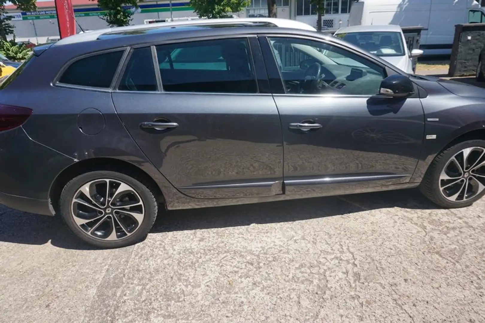 Renault Megane BOSE Edition Grau - 2