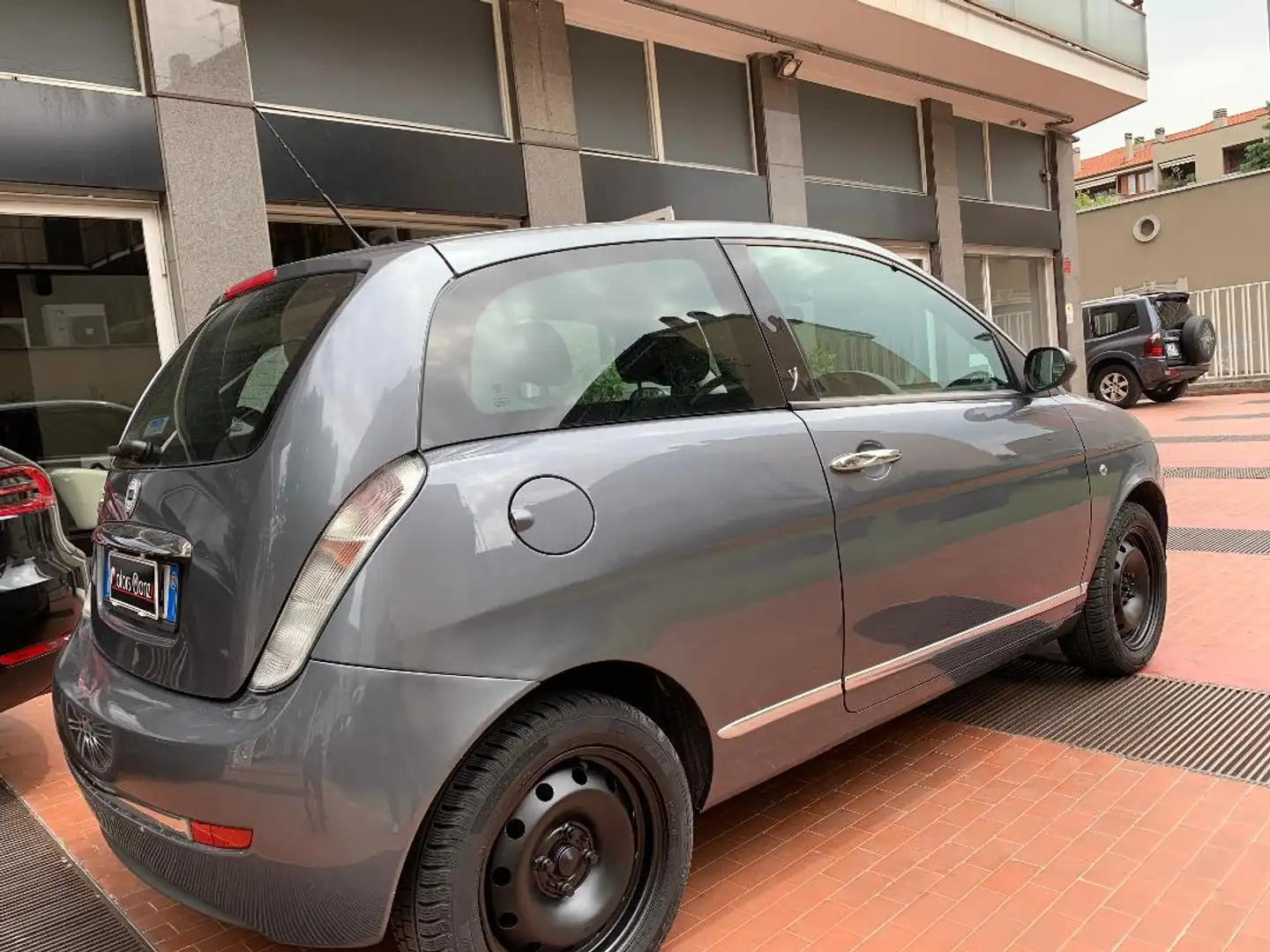 Lancia Ypsilon 1.2 Passion- benzina -anche per neopatentati Grigio - 1