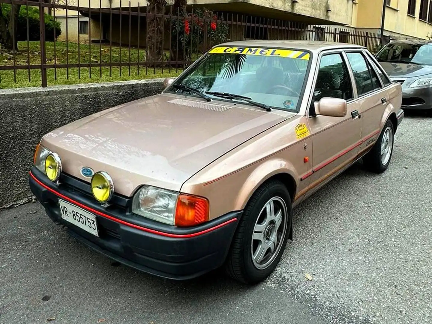 Ford Escort Escort 5p 1.4 Ghia 5m Bronze - 1