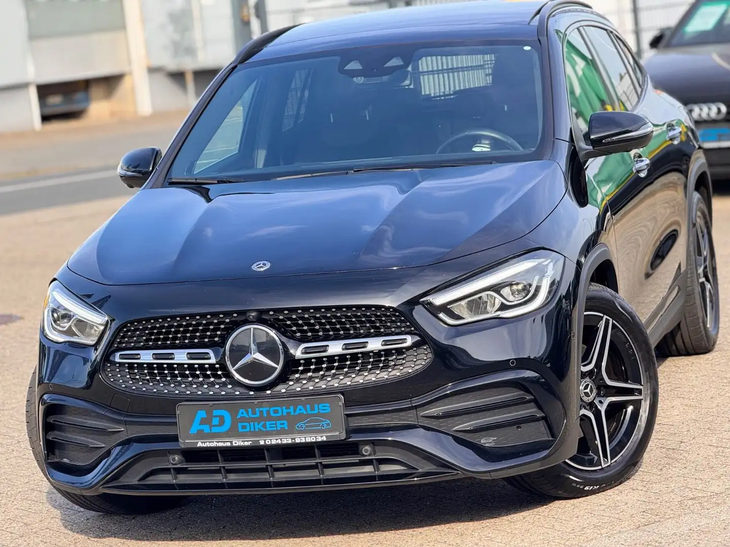 Mercedes-Benz GLA 200 d AMG Line Night-Paket Schwarz - 1