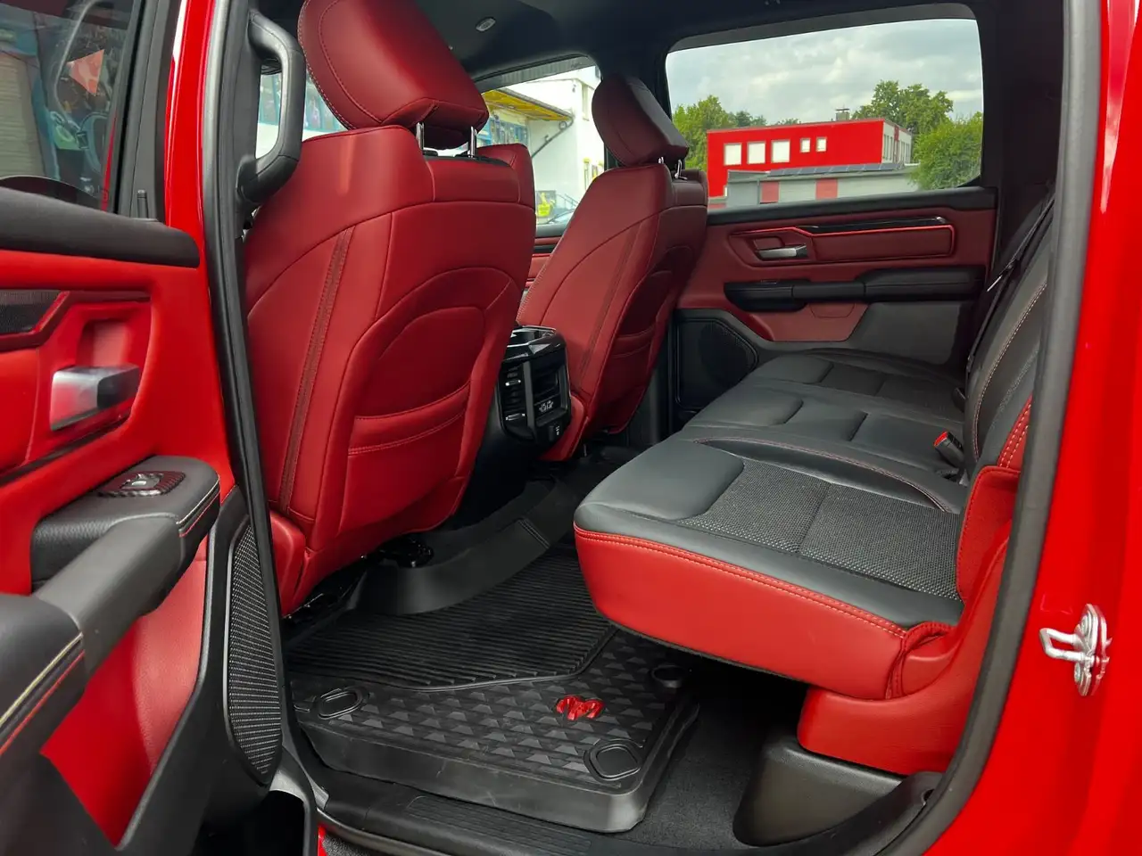 Dodge RAM 2022 — фото 15