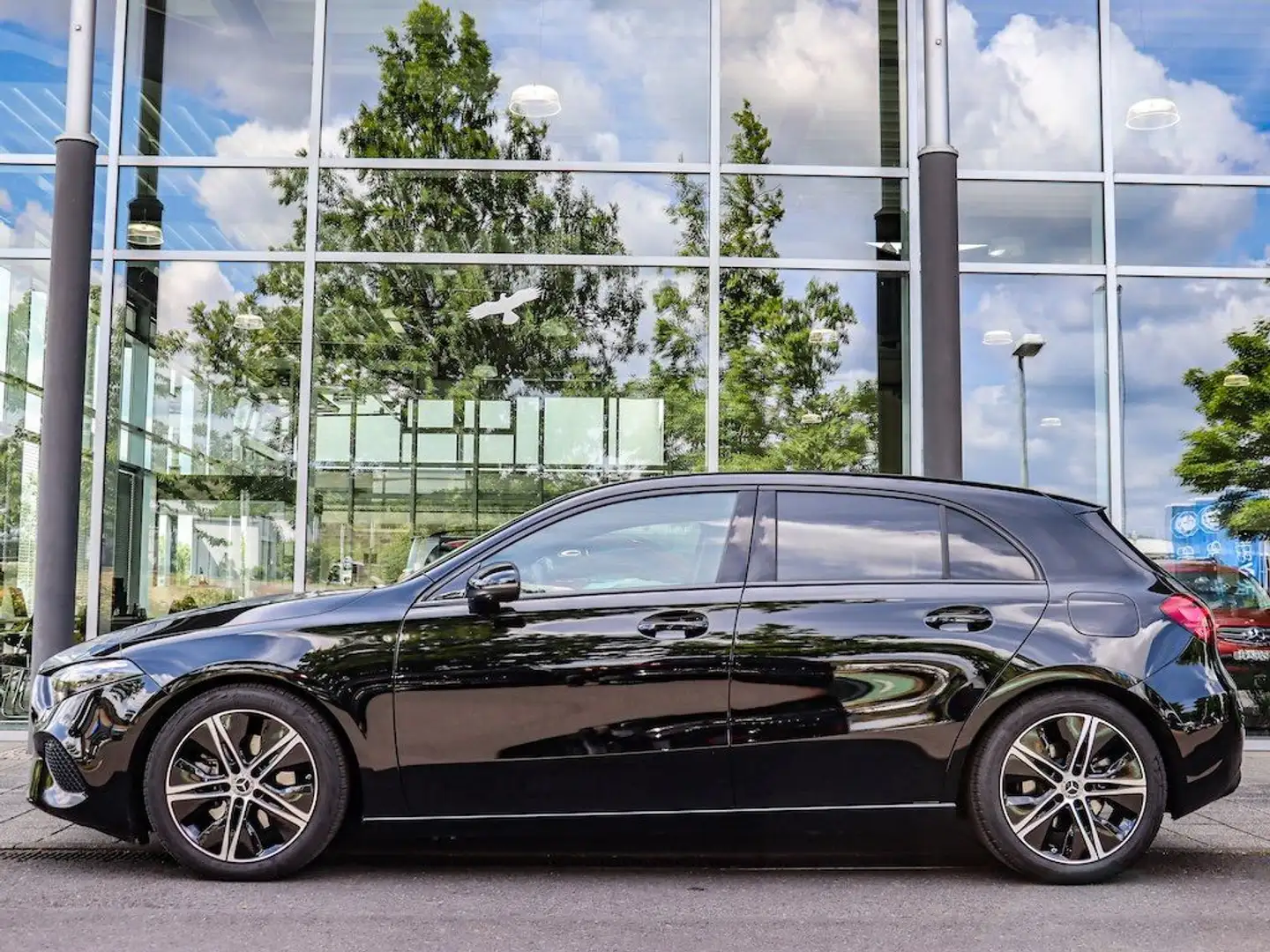 Mercedes-Benz A 220 4M Progressive Advanced/Distronic/Kamera Schwarz - 2