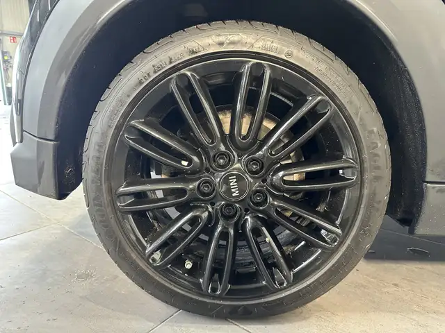Mini Cooper Cooper view 3