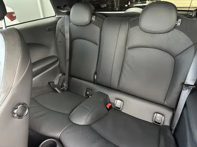 Mini Cooper Cooper view 9