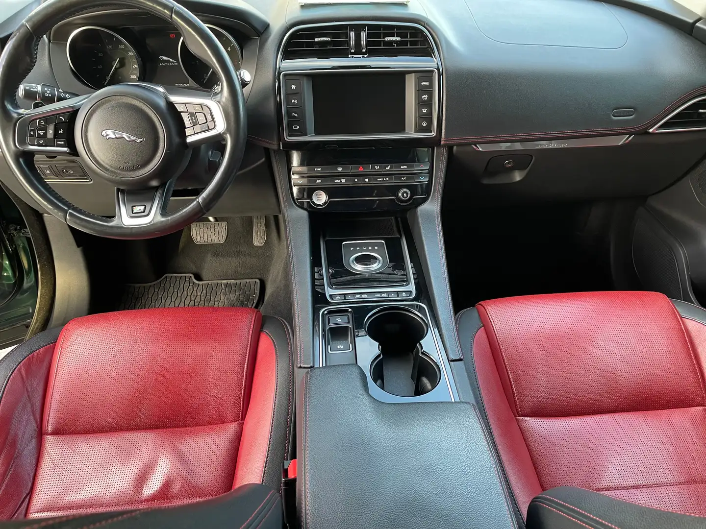 Jaguar F-Pace 2.0d R-Sport awd 180cv auto +TETTO PANORAMA+ NAVI Nero - 2