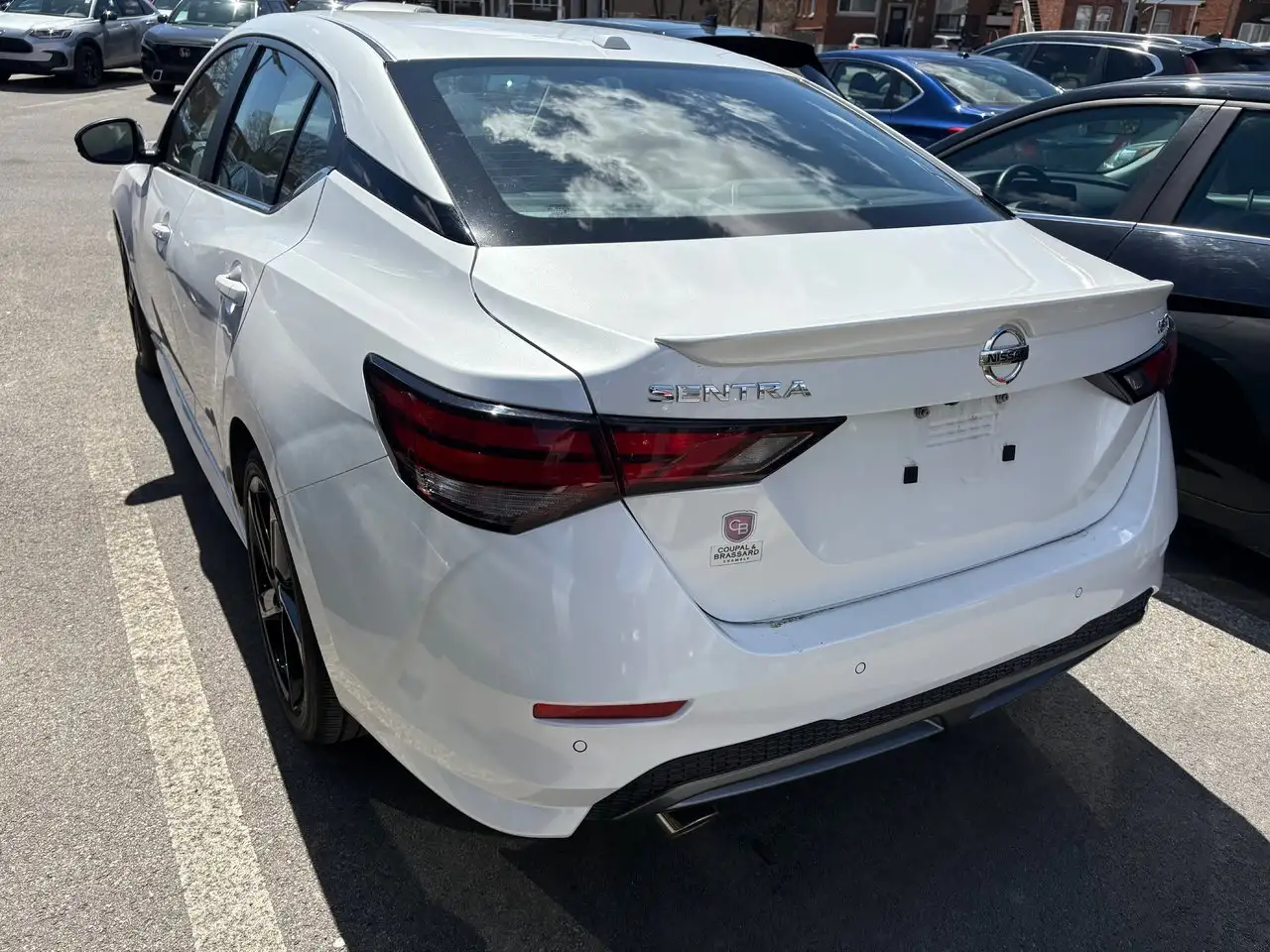 Nissan Sentra снимка Nissan Sentra