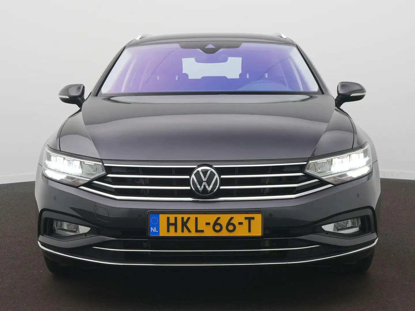 Volkswagen Passat Variant 1.5 TSI Highline Business Grau - 2