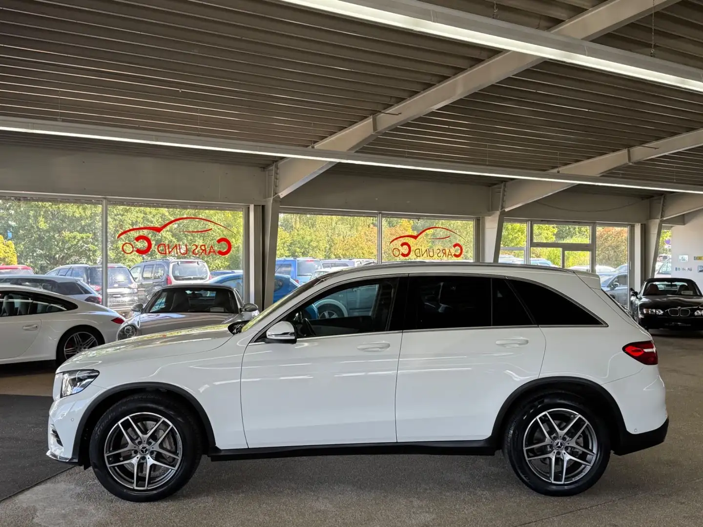 Mercedes-Benz GLC 220 d 4M AMG-Line *AHK*PAN*SHZ*NAV*LED*TEM* Wit - 2