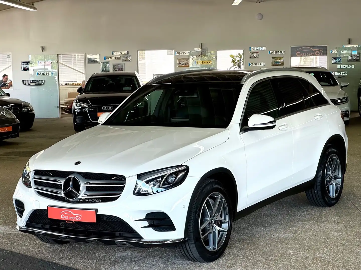 Mercedes-Benz GLC 220 d 4M AMG-Line *AHK*PAN*SHZ*NAV*LED*TEM* Wit - 1