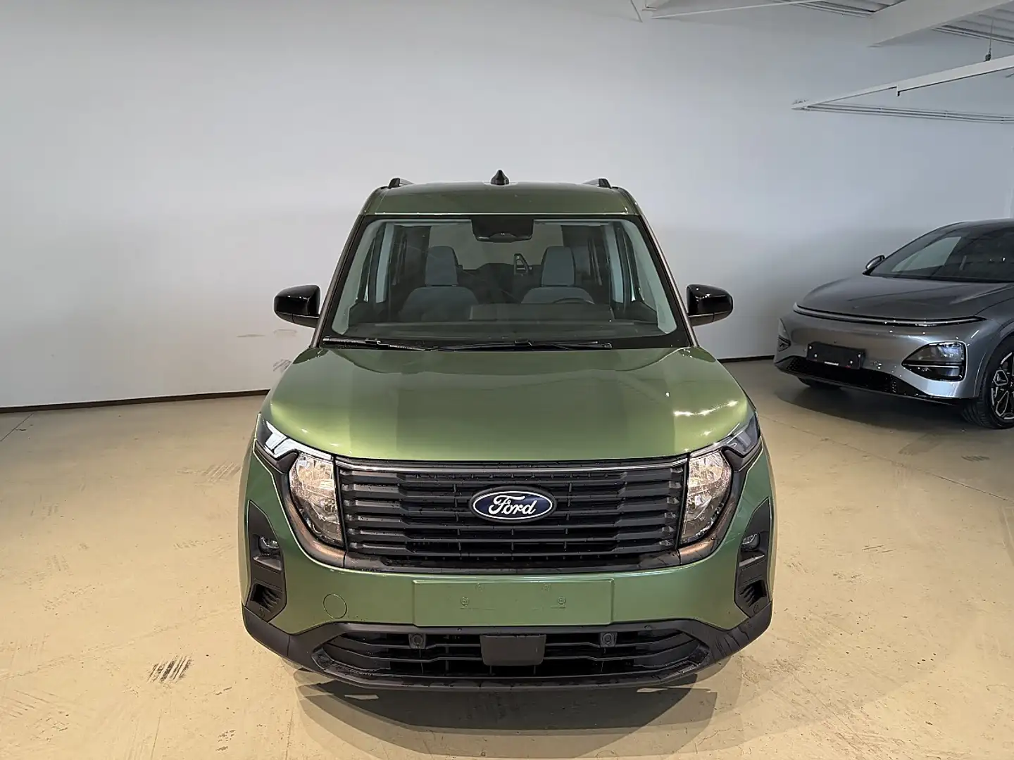 Ford Tourneo Courier 1,0 EcoBoost Titanium *5 Jahre Garantie* Grün - 2