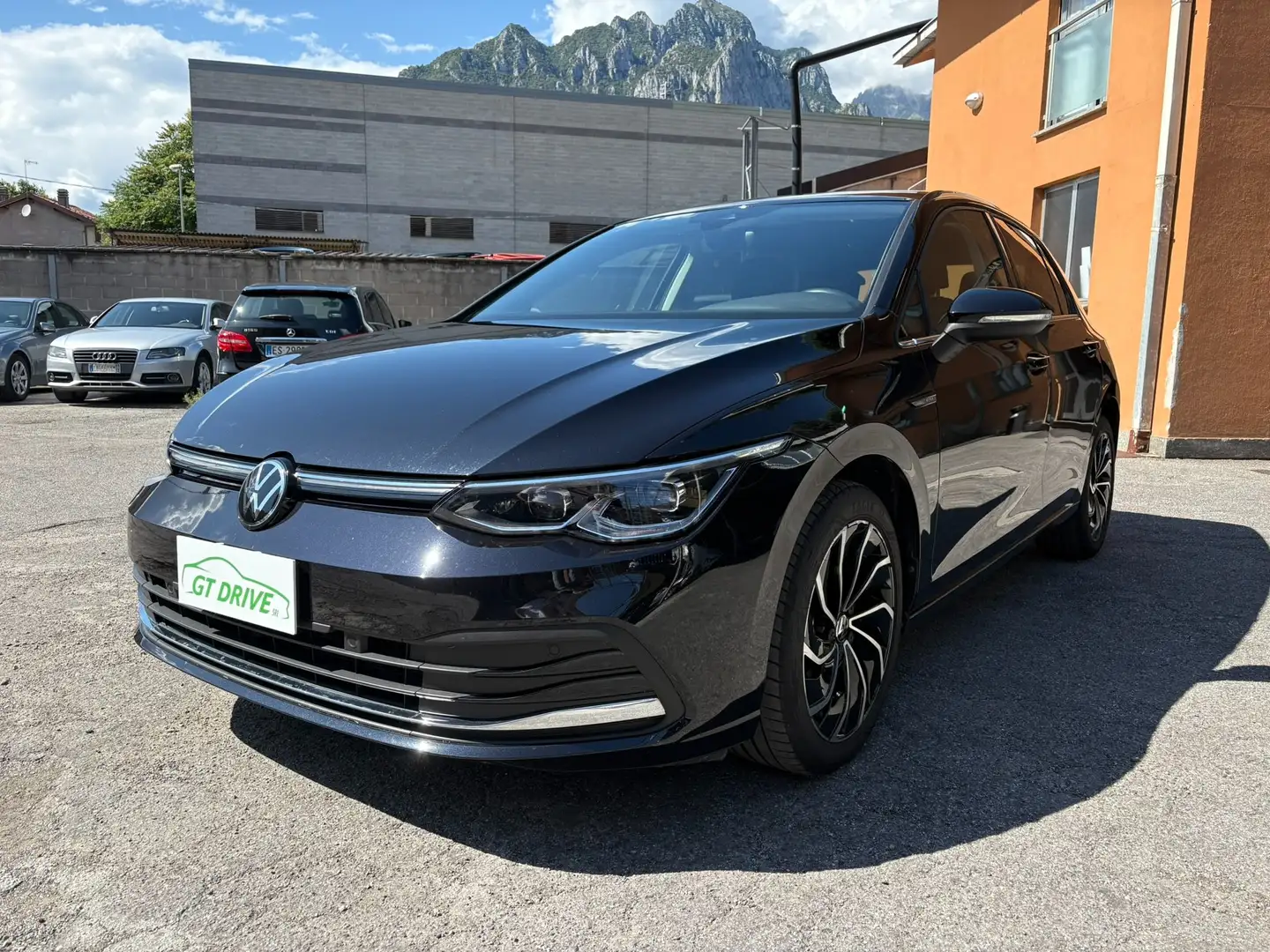 Volkswagen Golf Golf VIII 2020 1.5 etsi evo Style 130cv dsg Plateado - 1