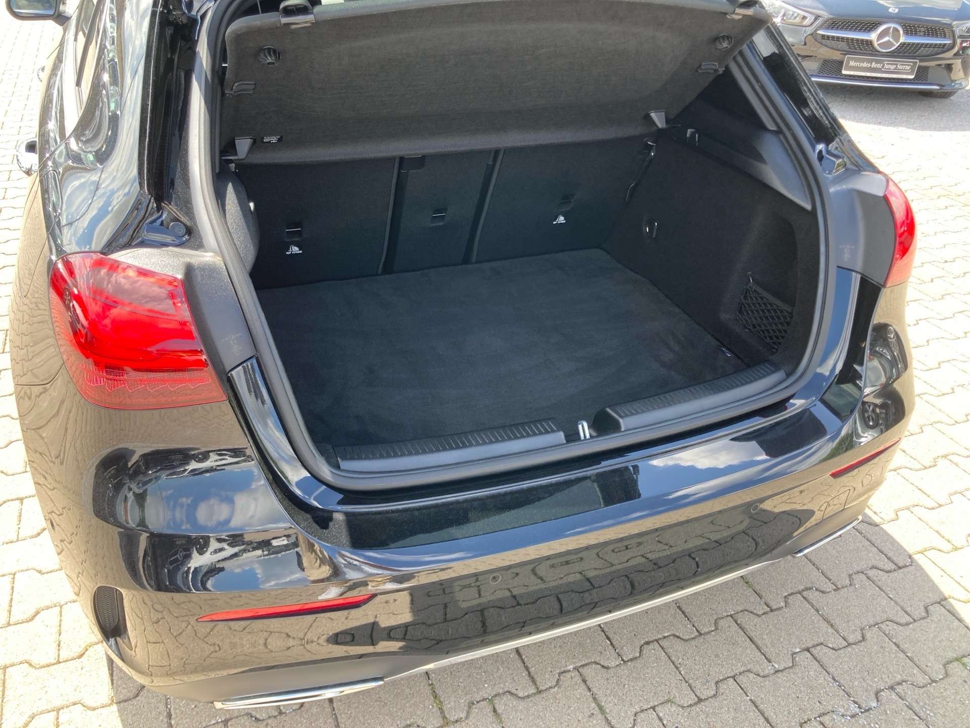 Mercedes-Benz A 220