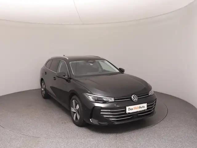Volkswagen Passat view 2