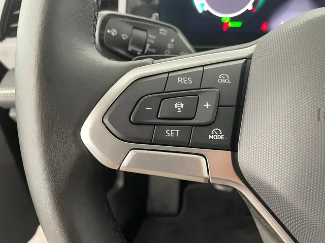 Volkswagen Passat view 14
