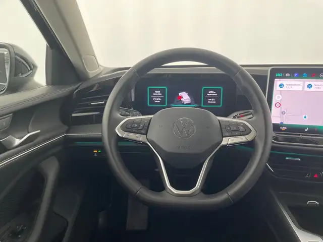 Volkswagen Passat view 13