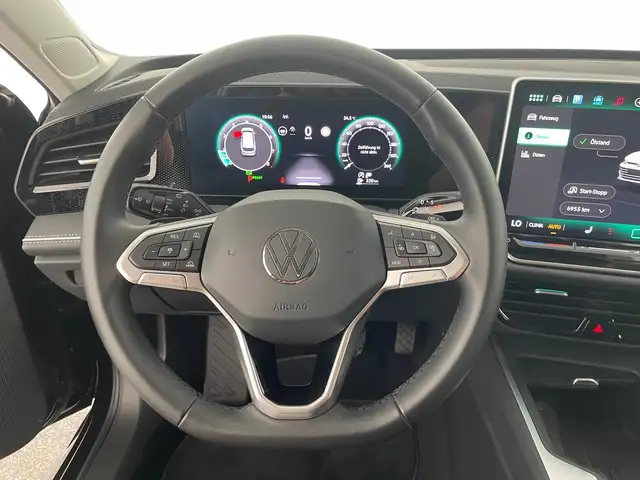 Volkswagen Passat view 12