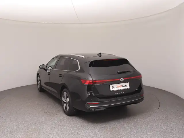 Volkswagen Passat view 5