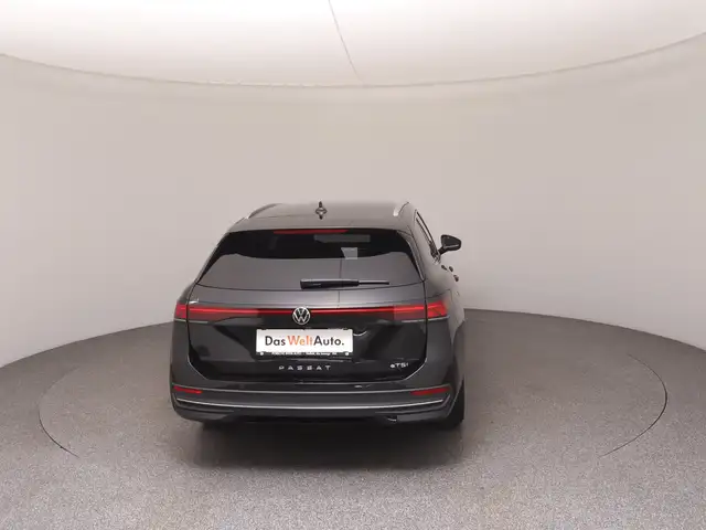 Volkswagen Passat view 6